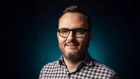 Ps    petr podrouzek   headshot