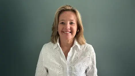 Ps   christine mullin   headshot